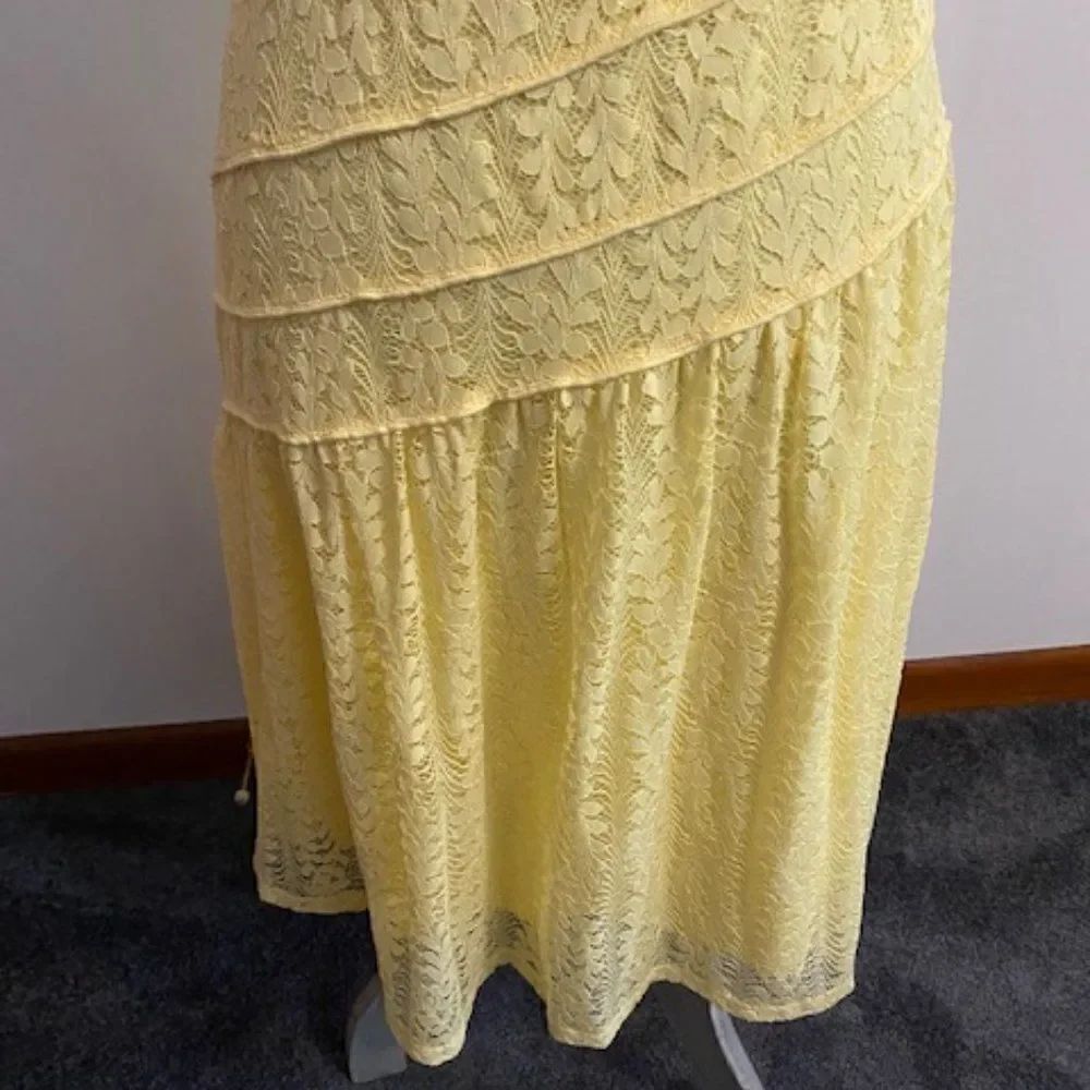 Est 1946 YellowโEyeletโskirt,โsizeโโL